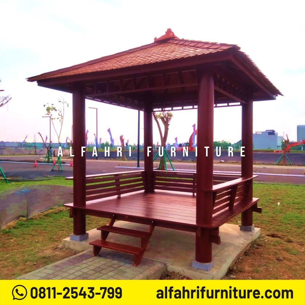 Gazebo Atap Sirap Tropis untuk Halaman Luas 2,5x2,5 Meter