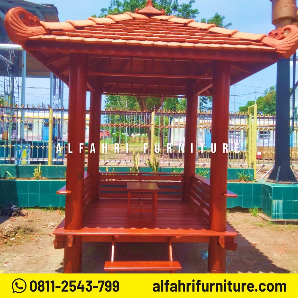 Gazebo Kayu Minimalis Outdoor 2x2 Meter Atap Genteng Sirap