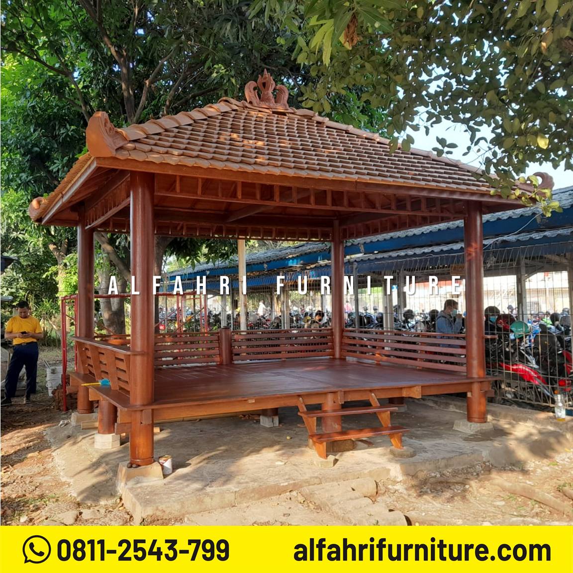 Gazebo Kayu Modern 3x4 Meter untuk Area Terbuka Atap Genteng Sirap