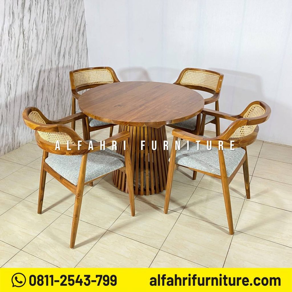 Meja Makan Jati Bulat Minimalis Klasik 4 Kursi