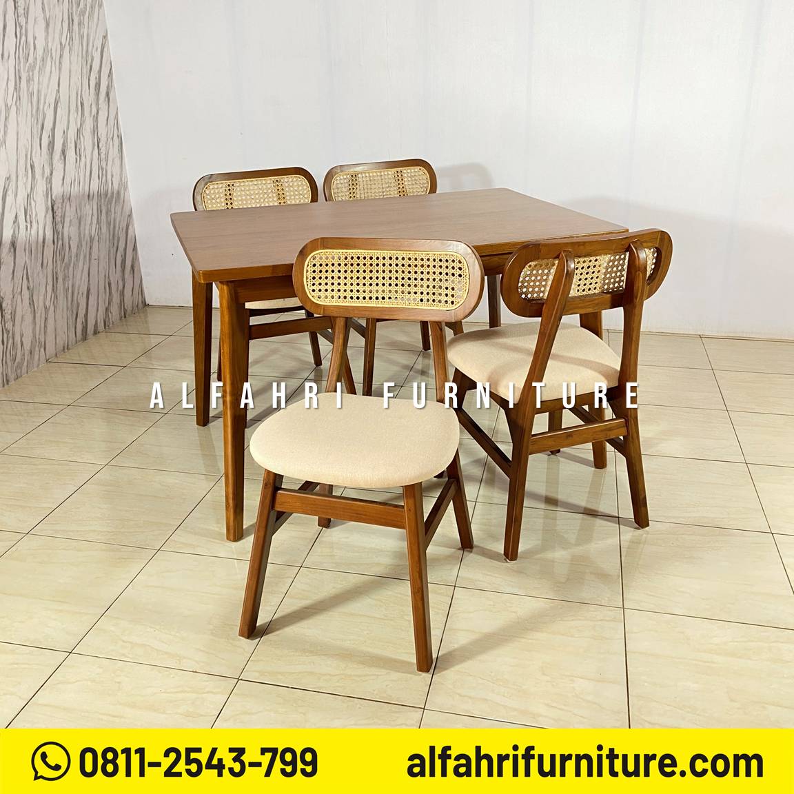 Meja Makan Jati Kecil Minimalis untuk Rumah Minimalis 4 Kursi