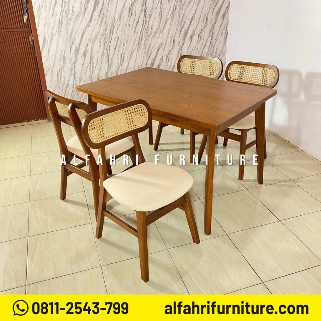 Meja Makan Jati Kecil Minimalis untuk Rumah Minimalis 4 Kursi