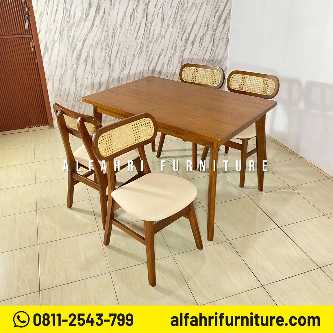 Meja Makan Jati Kecil Minimalis untuk Rumah Minimalis 4 Kursi