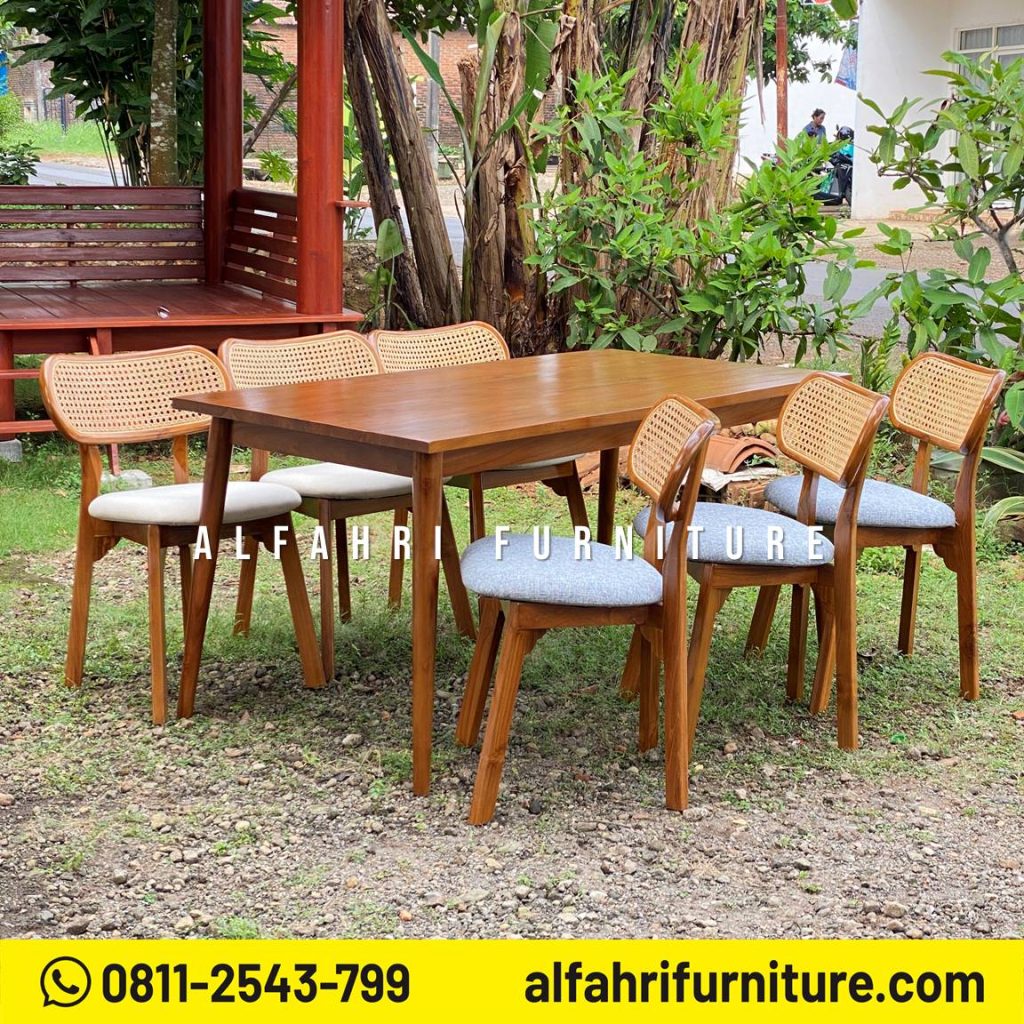 Meja Makan Jati Mewah Finishing Natural Elegan 6 Kursi