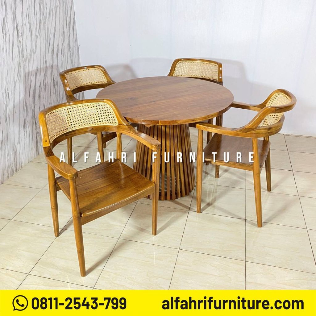Meja Makan Jati Minimalis Desain Terbaru 4 Kursi